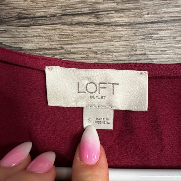 LOFT Red V-Neck Tank Top - Picture 5 of 7